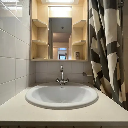 Al-203 - Inout - 5 Beds Flat Apartmán *